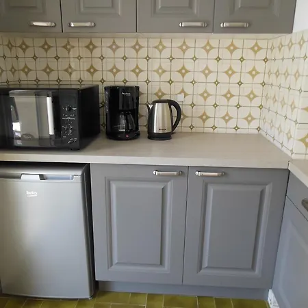Regence Clipper Apartment